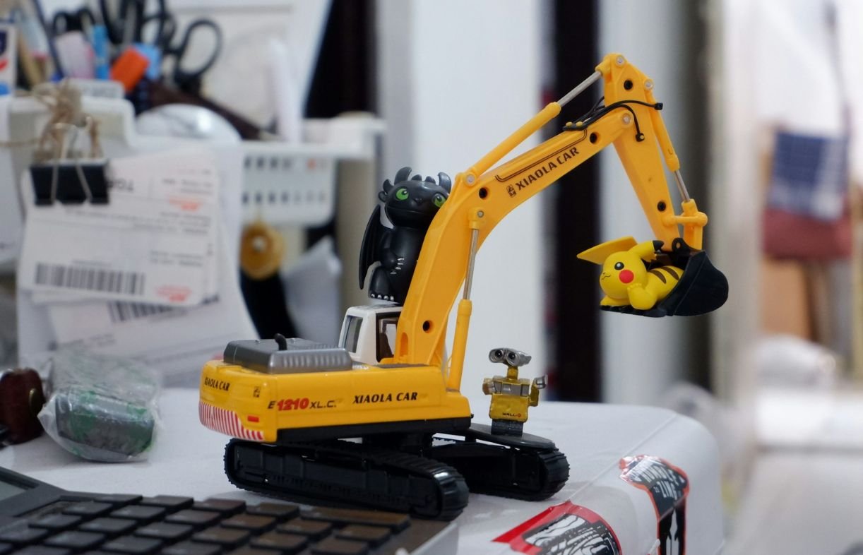 Obstacle Avoiding Robot Reads environment → decides movement → reacts in real time